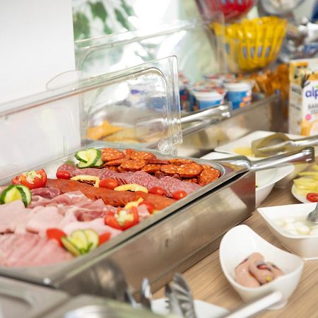 Hotel Aqua Komárom Eksteriør billede